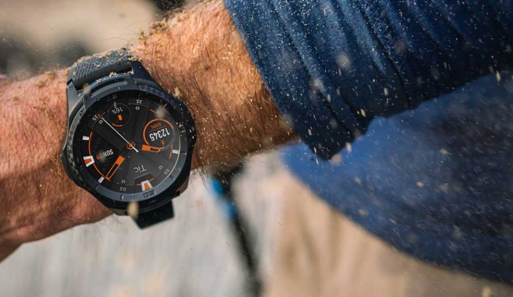 TicWatch S2 jsou outdoorové chytré hodinky, které nabízejí také řadu sportovních a fitness funkcí