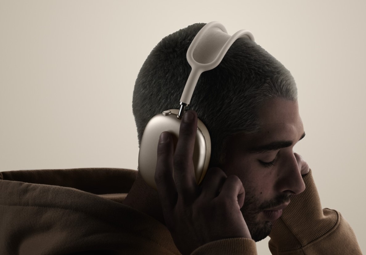 Apple AirPods Max USB-C v barvě Starlight