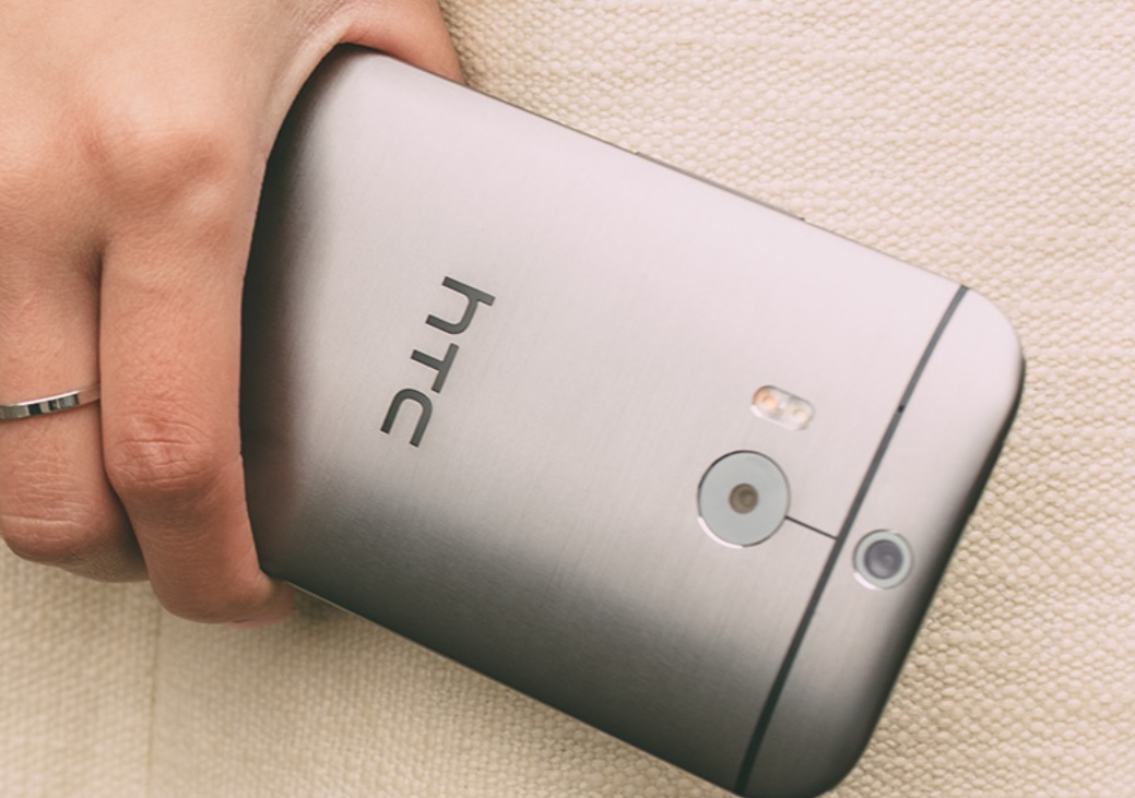 Nový design mobilního telefonu HTC One M8S si zamilujete. 