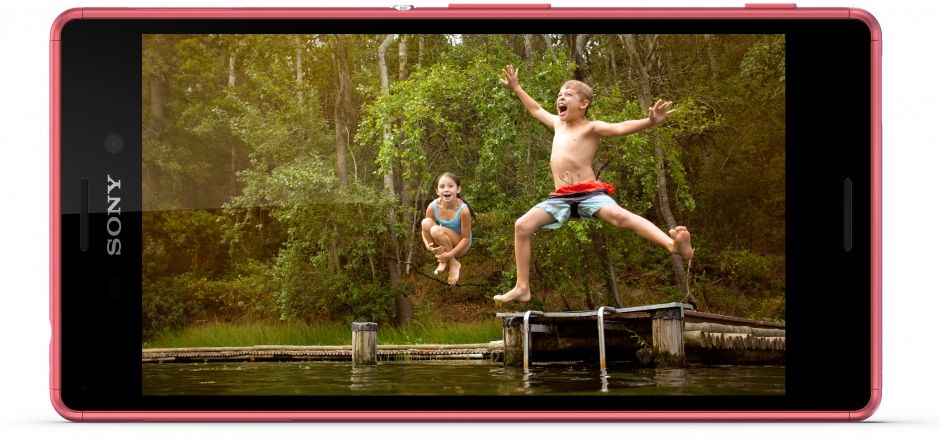 Prostě luxusní podívaná za jakéhokoliv počasí či světelných podmínek, takový je displej Sony Xperia M4 Aqua