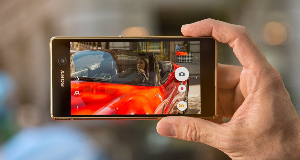 Špičkové fotoaparáty nové Xperia M5 vás nenechají nikdy ve štychu.